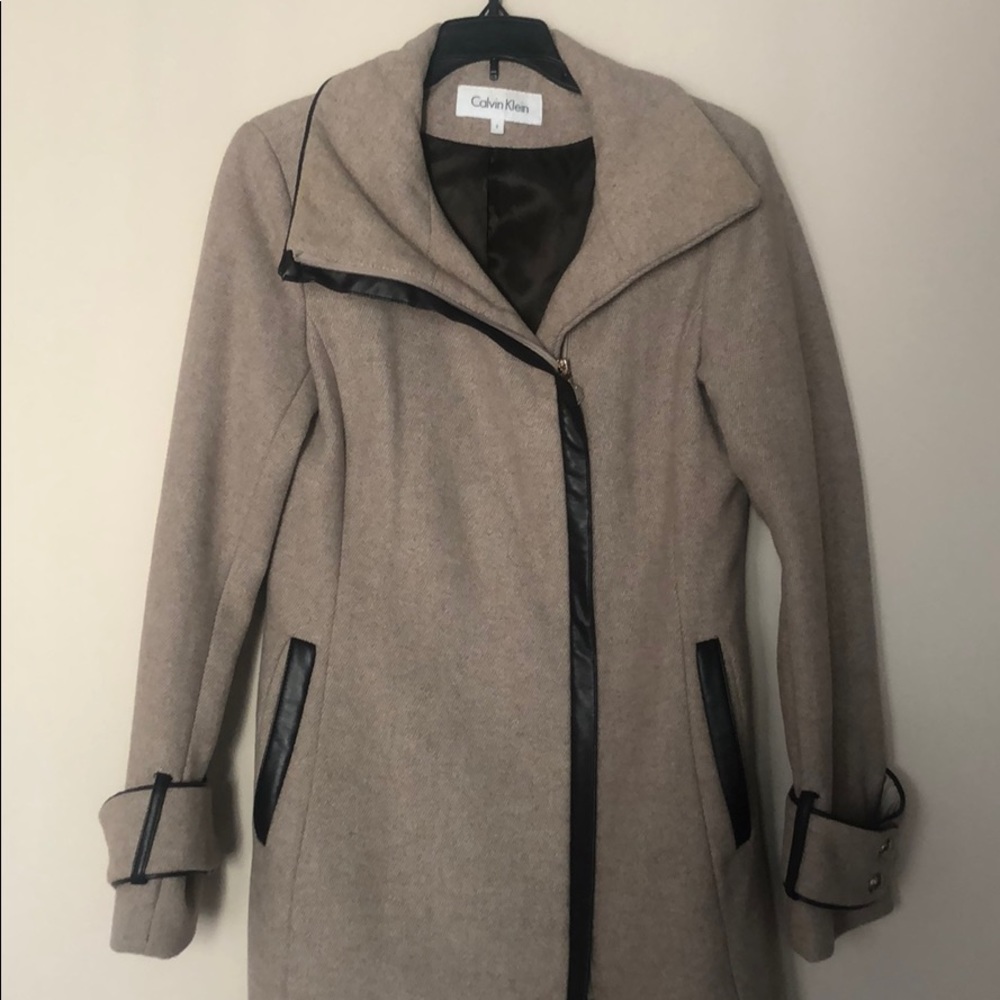 SOLD Tan fall coat 🧥